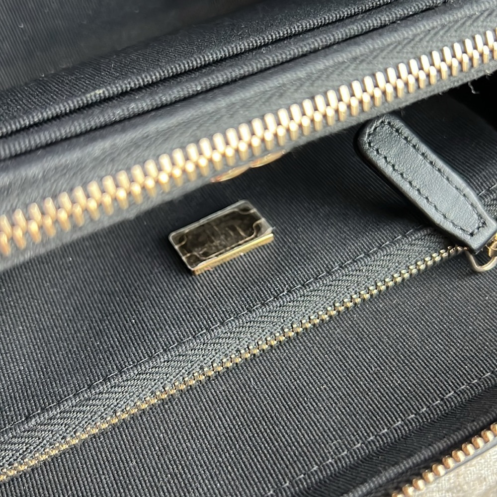 Chanel 22P Suit Your Case Vanity Case in Black Caviar - Picture 10 of 12